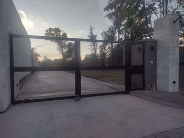 Casa en Venta, San Luis Potosí, Fraccionamiento La Florida, Zona Arbolada