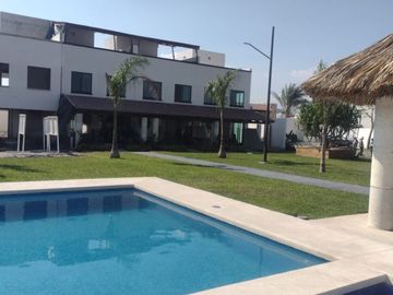 SE VENDE Casa en condominio con Alberca Xochitepec