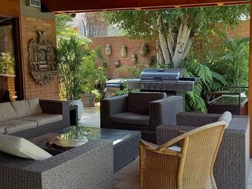 Vendo y/o Alquilo Linda casa en La Planicie