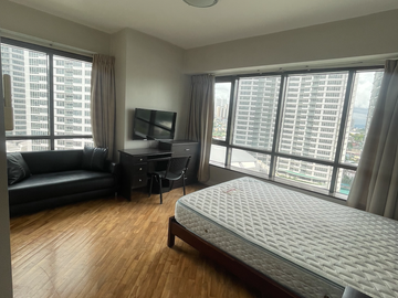 Best Deal for Sale 2BR Unit in Joya Lofts & Towers, Rockwell Makati