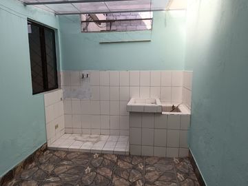 CASA EN VENTA CALDERON