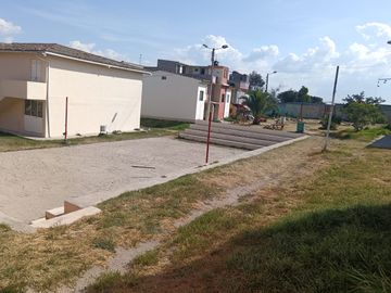 CASA EN VENTA CALDERON