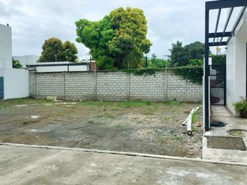 Venta de Terreno en Urbanización, Portoviejo, Manabí