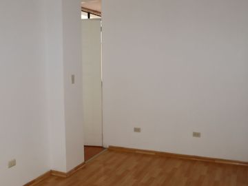 Se Alquila Tercer Piso. Minidepartamento Chorrillos