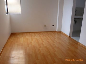 Se Alquila Tercer Piso. Minidepartamento Chorrillos