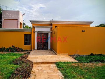 Venta De Casa De Campo En Moche / 2144.50 M2 / $650,000 ID 1090997