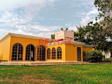 Venta De Casa De Campo En Moche / 2144.50 M2 / $650,000 ID 1090997