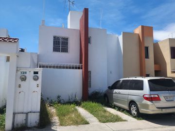 venta casa en coto Paso de Argenta al norte de AGS Cerca de Margaritas