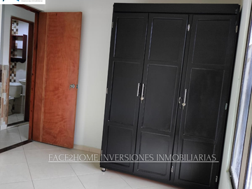 CASA ESQUINERA CON GARAJE CUBIERTO DOS APARTAMENTOS INDEPENDIENTES EN VENTA