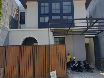 Rumah Araya 2 Galaxy Bumi Permai Mewah 2 Lantai Dekat MERR Manyar Siap Huni SHM