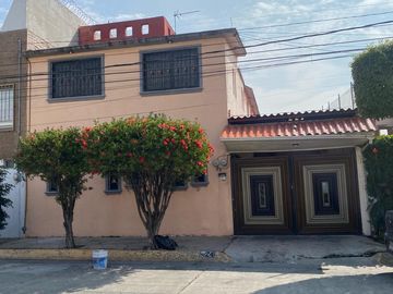 VENTA CASA LAS ARBOLEDAS