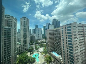 Below market 3 bedroom for sale in Renaissance Tower near Tektite, Podium Mall, 30th Mall, Shangrila, Megamall, Estancia and Capitol Commons