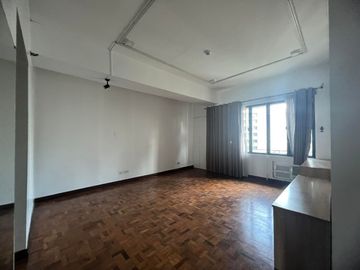 Below market 3 bedroom for sale in Renaissance Tower near Tektite, Podium Mall, 30th Mall, Shangrila, Megamall, Estancia and Capitol Commons