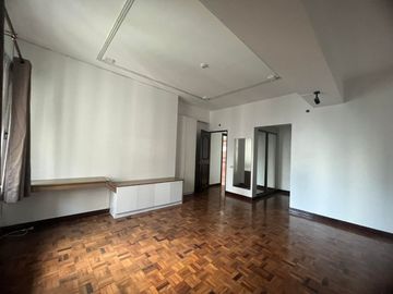 Below market 3 bedroom for sale in Renaissance Tower near Tektite, Podium Mall, 30th Mall, Shangrila, Megamall, Estancia and Capitol Commons