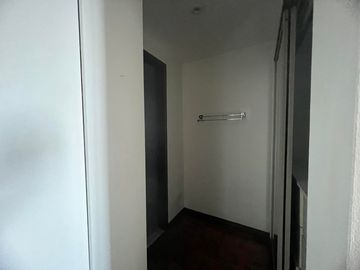 Below market 3 bedroom for sale in Renaissance Tower near Tektite, Podium Mall, 30th Mall, Shangrila, Megamall, Estancia and Capitol Commons