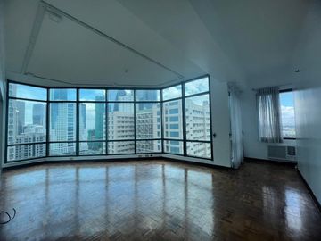 Below market 3 bedroom for sale in Renaissance Tower near Tektite, Podium Mall, 30th Mall, Shangrila, Megamall, Estancia and Capitol Commons
