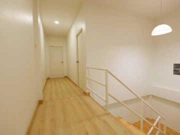 Two-story townhouse for sale, newly renovated, Nong Hoi zone, behind Nong Hoi market