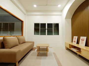 Two-story townhouse for sale, newly renovated, Nong Hoi zone, behind Nong Hoi market