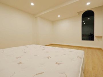 Two-story townhouse for sale, newly renovated, Nong Hoi zone, behind Nong Hoi market