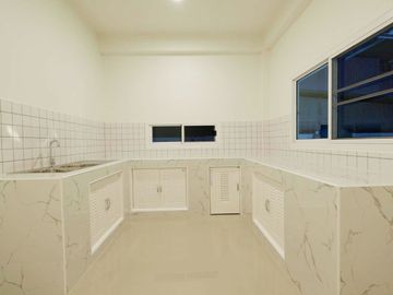 Two-story townhouse for sale, newly renovated, Nong Hoi zone, behind Nong Hoi market