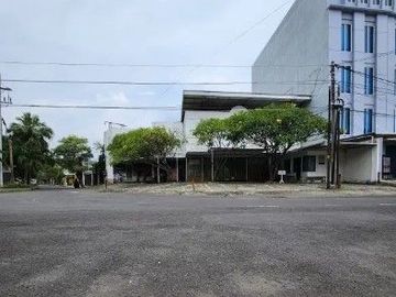 DIJUAL RUMAH USAHA Comercial Area di Wr Supratman, Surabaya Pusat