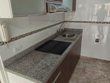 VENDO DEPARTAMENTO DE 46 m2 en PRIMER PISO  + COCHERA + 2 DEPOSITOS  A  PASOS DEL MALECON DE MAGDALENA DEL MAR LIMITE CON SAN ISIDRO.