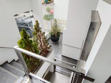 VENDO DEPARTAMENTO DE 46 m2 en PRIMER PISO  + COCHERA + 2 DEPOSITOS  A  PASOS DEL MALECON DE MAGDALENA DEL MAR LIMITE CON SAN ISIDRO.
