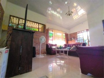 Venta - La Mesa, finca con Local Comercial sonre via San Joaquín