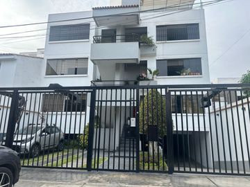 Vendo Amplio Y Hermoso Departamento En 1Er Piso De Facil Acceso A Molina Plaza