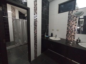 SE VENDE CASA EN CHONE