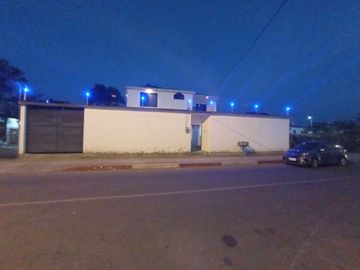 SE VENDE CASA EN CHONE