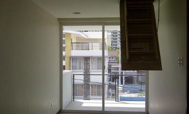 Mahogany place 2  Acacia Estate Townhouse for rent in Taguig Metro Manila