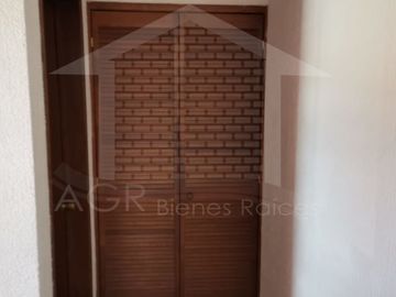 CASA DE TRES RECAMARAS AMPLIO PATIO Y CUARTO DE SERVICIO EN TEJEDA