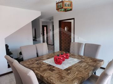 CASA DE TRES RECAMARAS AMPLIO PATIO Y CUARTO DE SERVICIO EN TEJEDA