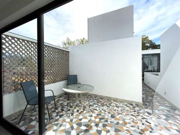 San Ángel Casa en Venta 5R 3.5B 3E Patios Terrazas Roof Garden.