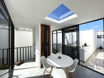 San Ángel Casa en Venta 5R 3.5B 3E Patios Terrazas Roof Garden.