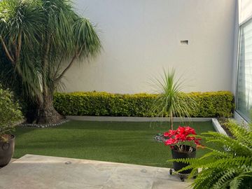 ESPECTACULAR RESIDENCIA EN JURIQUILLA