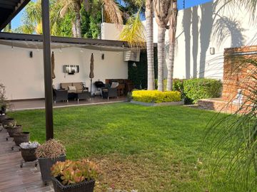 ESPECTACULAR RESIDENCIA EN JURIQUILLA