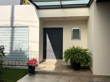 ESPECTACULAR RESIDENCIA EN JURIQUILLA