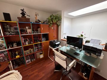 Casa en la Urbanización Colegio Francés - Norte de Quito