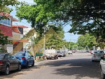 VENTA DE CASA A UNA CUADRA DE AV ALLENDE, VERACRUZ, VER.