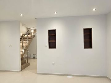 LINDA CASA DE ESTRENO EN VENTA - URB.ALAMEDA DEL BOULEVARD COUNTRY CLUB - PIURA