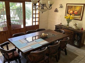VENDO CASA EN CUMBAYÁ CON SUITE EN PLANTA BAJA
