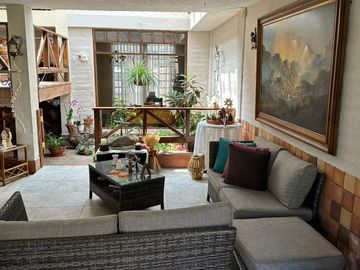 VENDO CASA EN CUMBAYÁ CON SUITE EN PLANTA BAJA