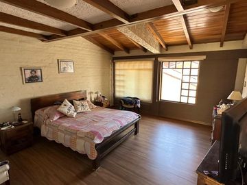 VENDO CASA EN CUMBAYÁ CON SUITE EN PLANTA BAJA