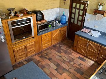 VENDO CASA EN CUMBAYÁ CON SUITE EN PLANTA BAJA