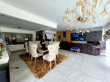 CASA EN SAN JOSE DE LAS VILLAS