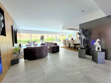 CASA EN SAN JOSE DE LAS VILLAS
