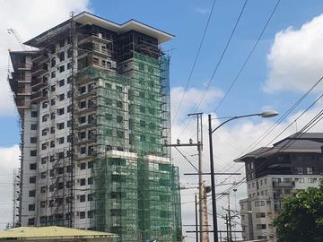 BRAND NEW STUDIO TYPE CONDO UNIT W/BALCONY IN SERIN EAST TAGAYTAY