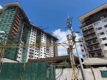 BRAND NEW STUDIO TYPE CONDO UNIT W/BALCONY IN SERIN EAST TAGAYTAY